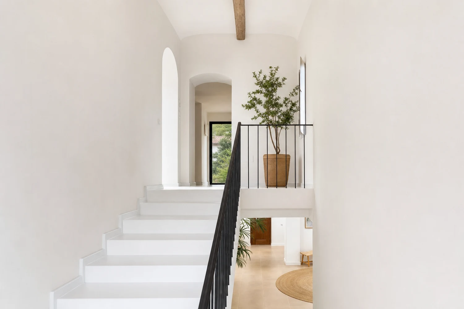 Escalera en blanco